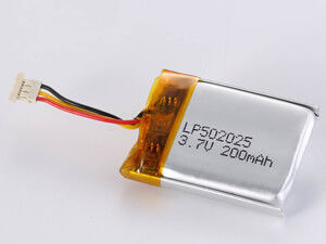 LP502025 200MAH Environmentally-Friendly Lithium Polymer Battery 12 Months 3.7V Voltage and 150-200 Wh/kg Energy Density